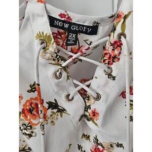 New Glory  Womans Spring 2X White  Floral Peek A Boo Shoulder Blouse Shirt. Boho